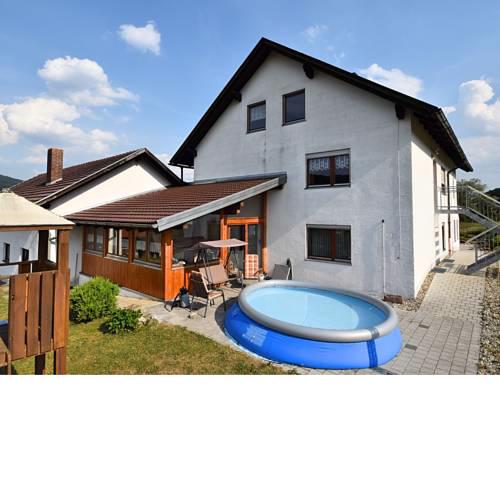 Cozy Apartment in Gleissenberg Bavaria near Forest