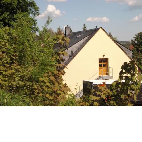Cozy Apartment in Schlettau near the Forest