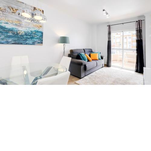 Cozy apartment overlooking Estepona's marina!
