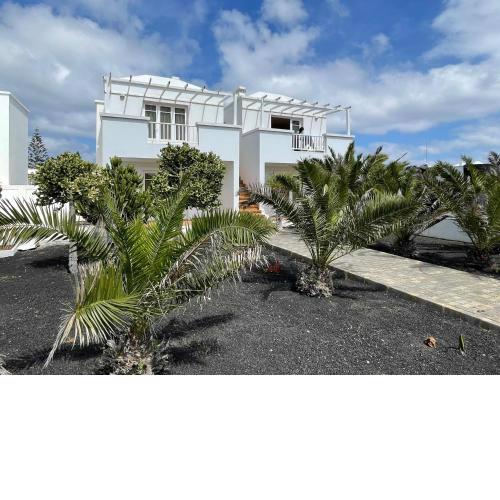 Cozy apartment with FreeWifi, near beach y Natural Pools in Charco del Palo