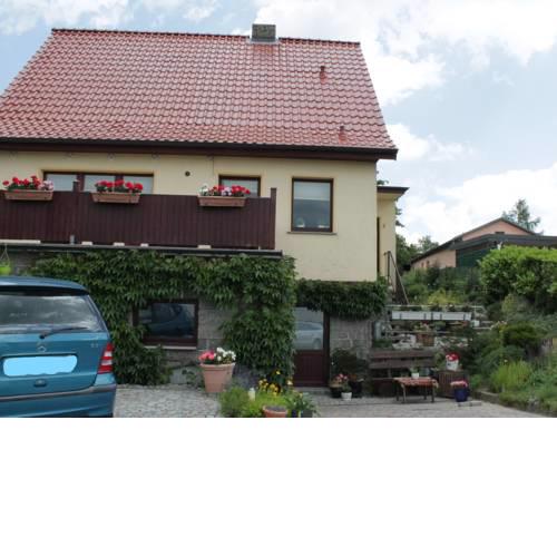 Cozy Apartment with Garden in Kropelin near the Sea
