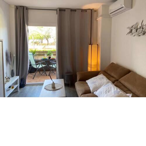 Cozy apartment with terrace & pool 2min to beach