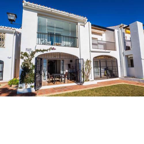 Cozy beach front house with open sea views located in Calahonda only few minutes away from Marbella - Costa del sol - CS120