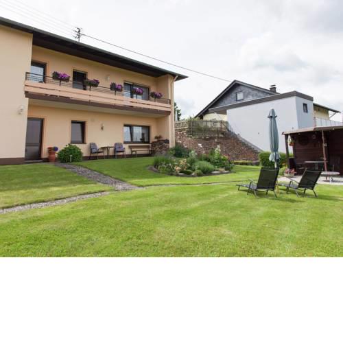 Cozy Bungalow in Morbach near Hiking Trails