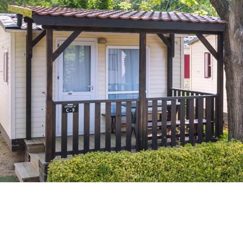 Cozy chalet with a terrace, just 200 m from the beach