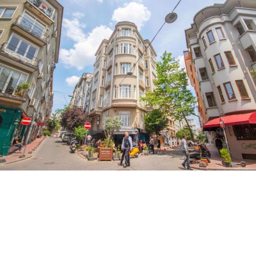 Cozy Cihangir Apartments with Cafés