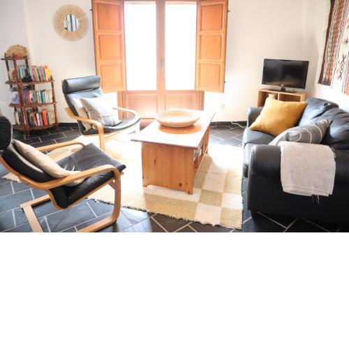 Cozy, comfy, 2BR house- panoramic view and rooftop