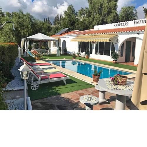 Cozy Cottage in Competa with Private Swimming Pool