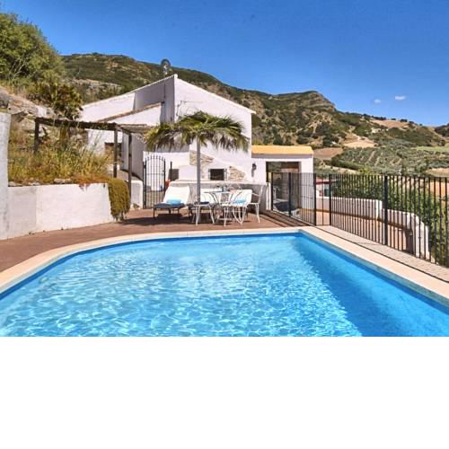 Cozy Cottage in Los Nogales with Swimming Pool