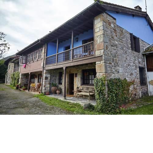 Cozy Cottage in Pilona with Mountain View