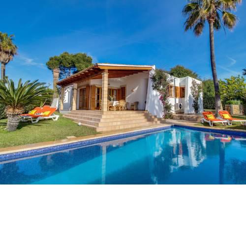 Cozy Cottage in Porto Cristo Novo with Swiiming Pool