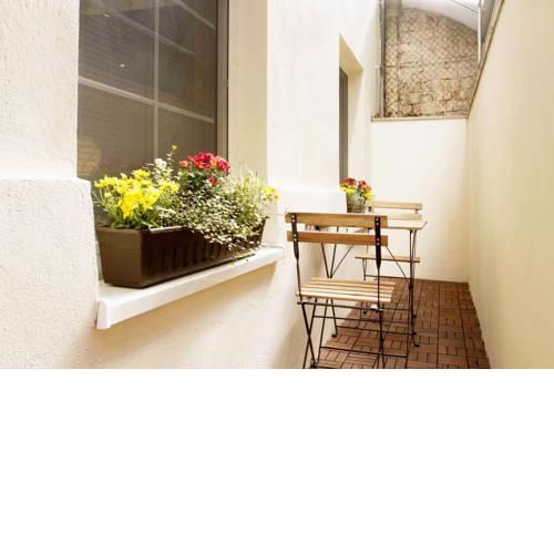 Cozy designer's place by the Presidential Palace