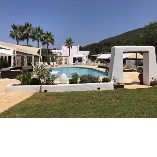 Cozy Farmhouse in Sant Miquel de Balansa with Private Pool