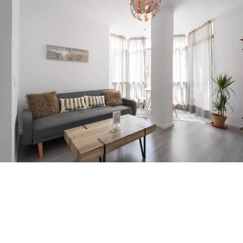 Cozy flat 10 min from center