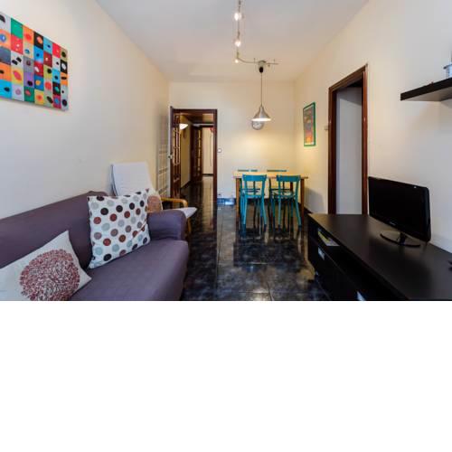 Cozy flat 10 min from Plaza España!