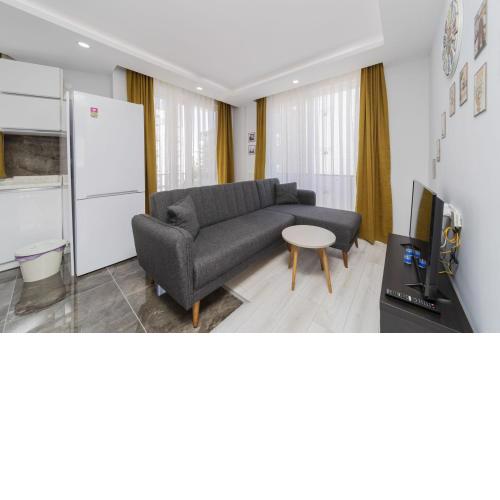 Cozy Flat w Balcony 15 min to Beach in Antalya