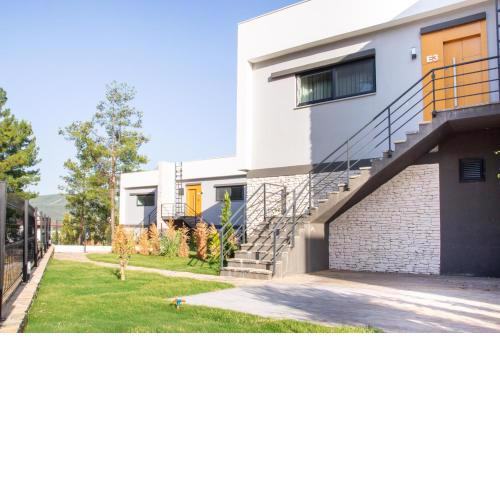 Cozy Flat w Garden 1 min to Beach in Milas