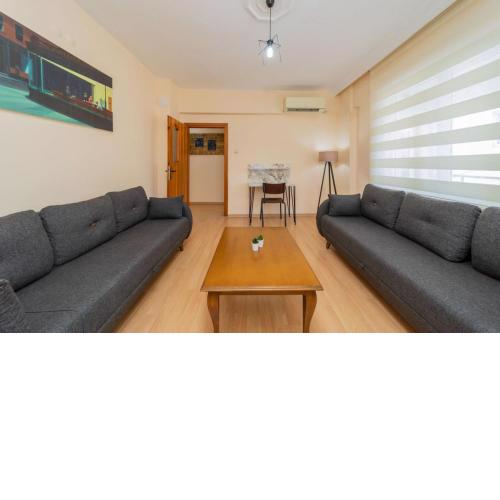 Cozy Flat with Balcony 5 min to Konyaalti Beach