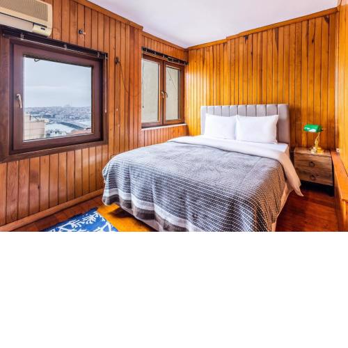 Cozy Flat with Gorgeous Sea View in Beyoglu