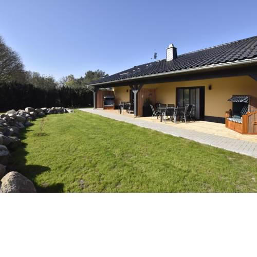 Cozy Holiday Home in Barnekow with Garden