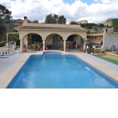Cozy Holiday Home in Finestrat with Swimming Pool