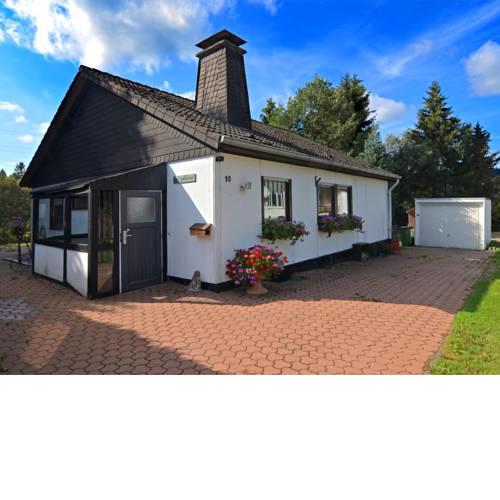 Cozy Holiday Home in Hildfeld with Private Garden