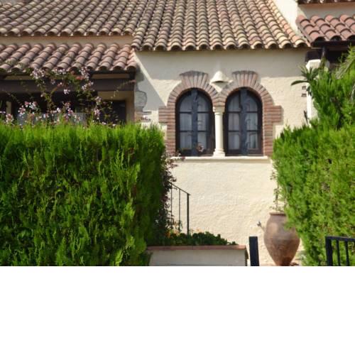 Cozy Holiday Home in L'Estartit with Swimming Pool