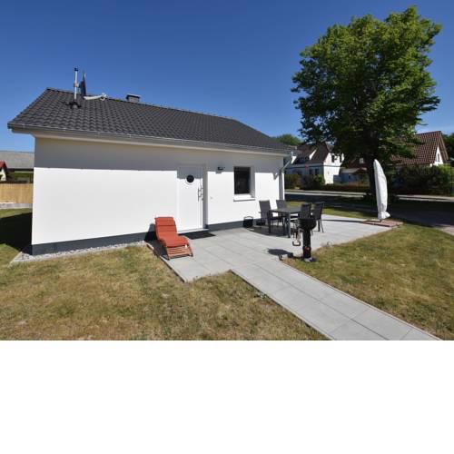 Cozy Holiday Home in Pepelow with Garden