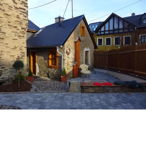 Cozy Holiday Home in Roes Eifel with Sauna