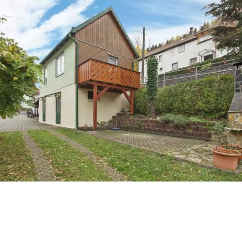 Cozy Holiday home in Schleusegrund Thuringia with parking and garden