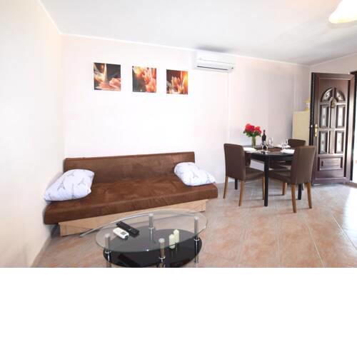 Cozy Holiday Home in Zbandaj with Swimming Pool