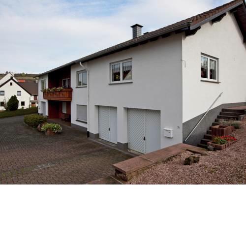 Cozy Holiday Home with Garden in Gees