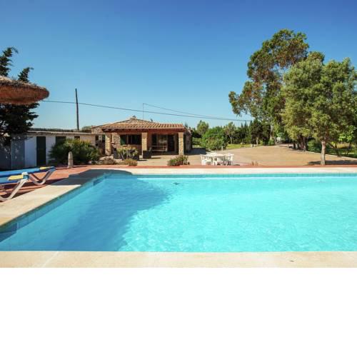 Cozy Holiday Home with Private Pool in Alcudia