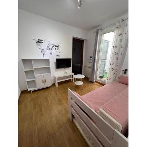COZY LAUREL. Wifi, Aire, insonorizado.