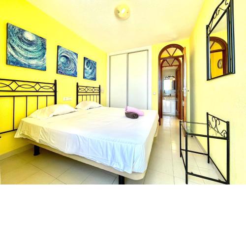 Cozy one bedroom apartment, free internet in common areas, pool in Tenerife South
