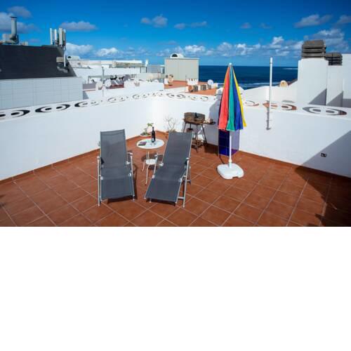 Cozy penthouse with terrace on the beach