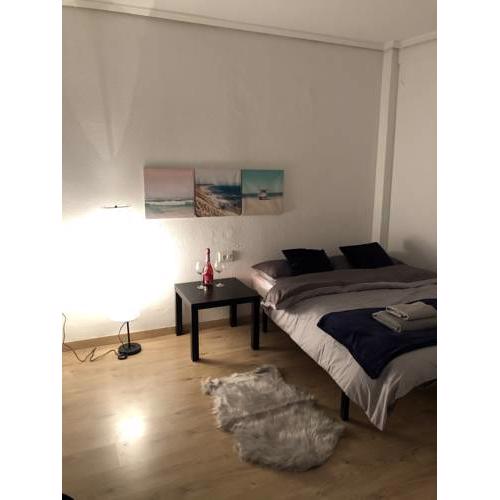 Cozy Room in Mercat Central