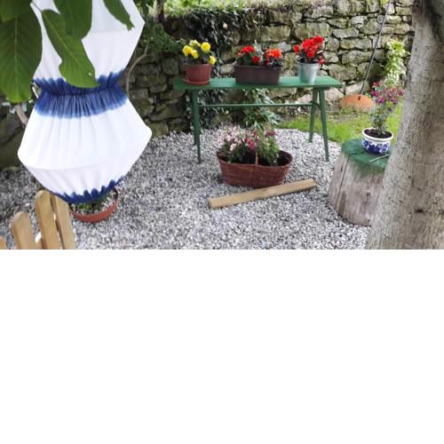 Cozy Studio with access to garden/terrace; peaceful area 2.2 km from the town