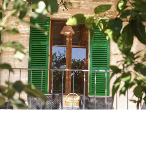 Cozy town house with private pool and private garden near the village
