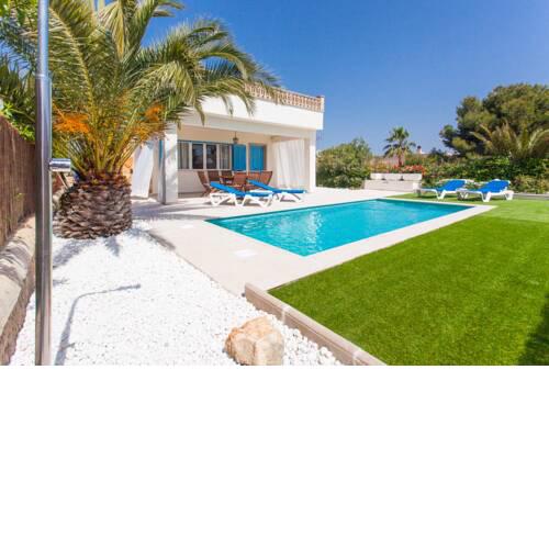 COZY VILLA IN CALA LLOMBARDS, MALLORCA