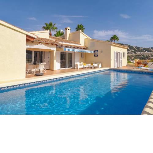 Cozy Villa in Moraira with Swimming Pool