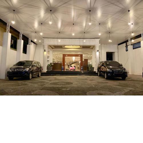 Crown Hotel