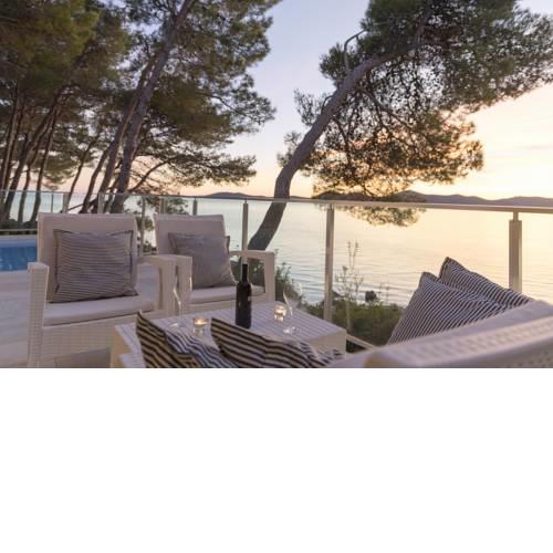 Crvena Luka Apartments and Villas