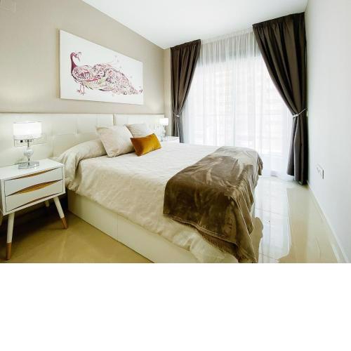 Crystal Modern apt. - 1st Beach Line