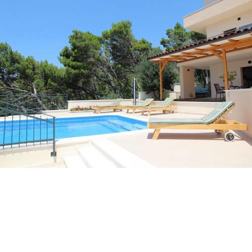 ctbr223/ Holiday house with private pool
