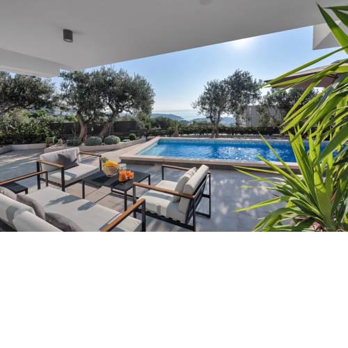 ctma210/ Villa with private heated pool