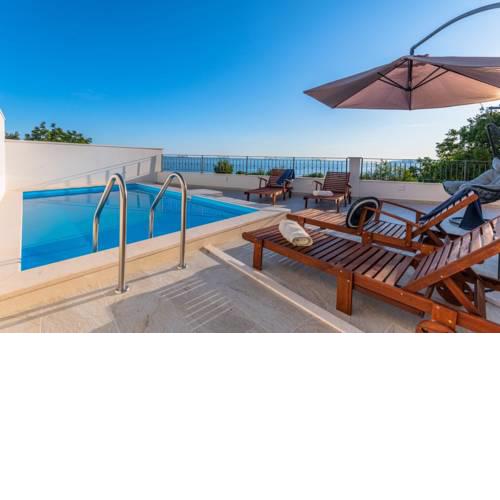 ctma303 - Villa with private pool, jakuzzi, sauna for 5 adult + 1 child