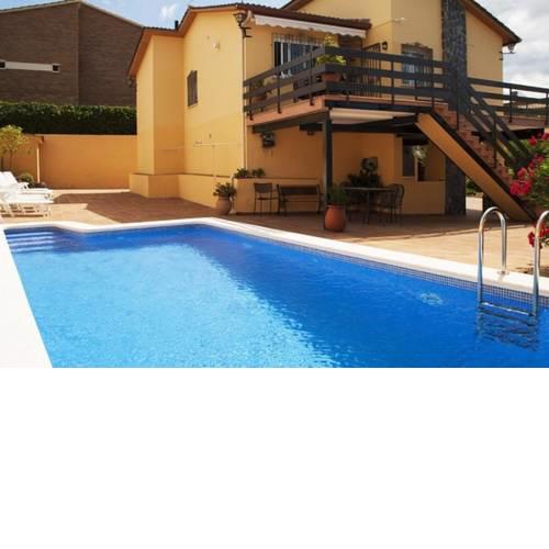 Cubelles Villa Sleeps 8 Pool WiFi