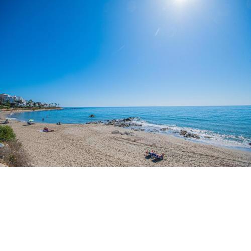 Cubo's Lubina Azul Beach