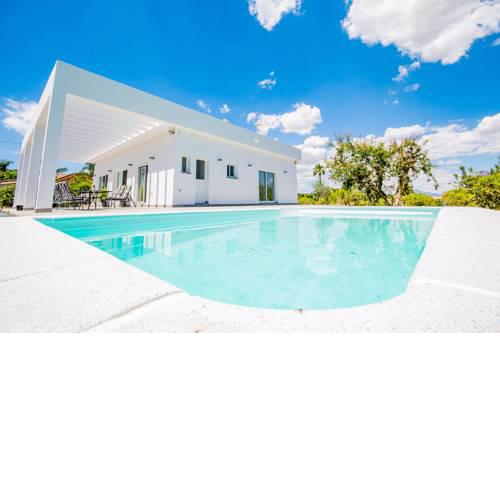 Cubo's Villa Dreams